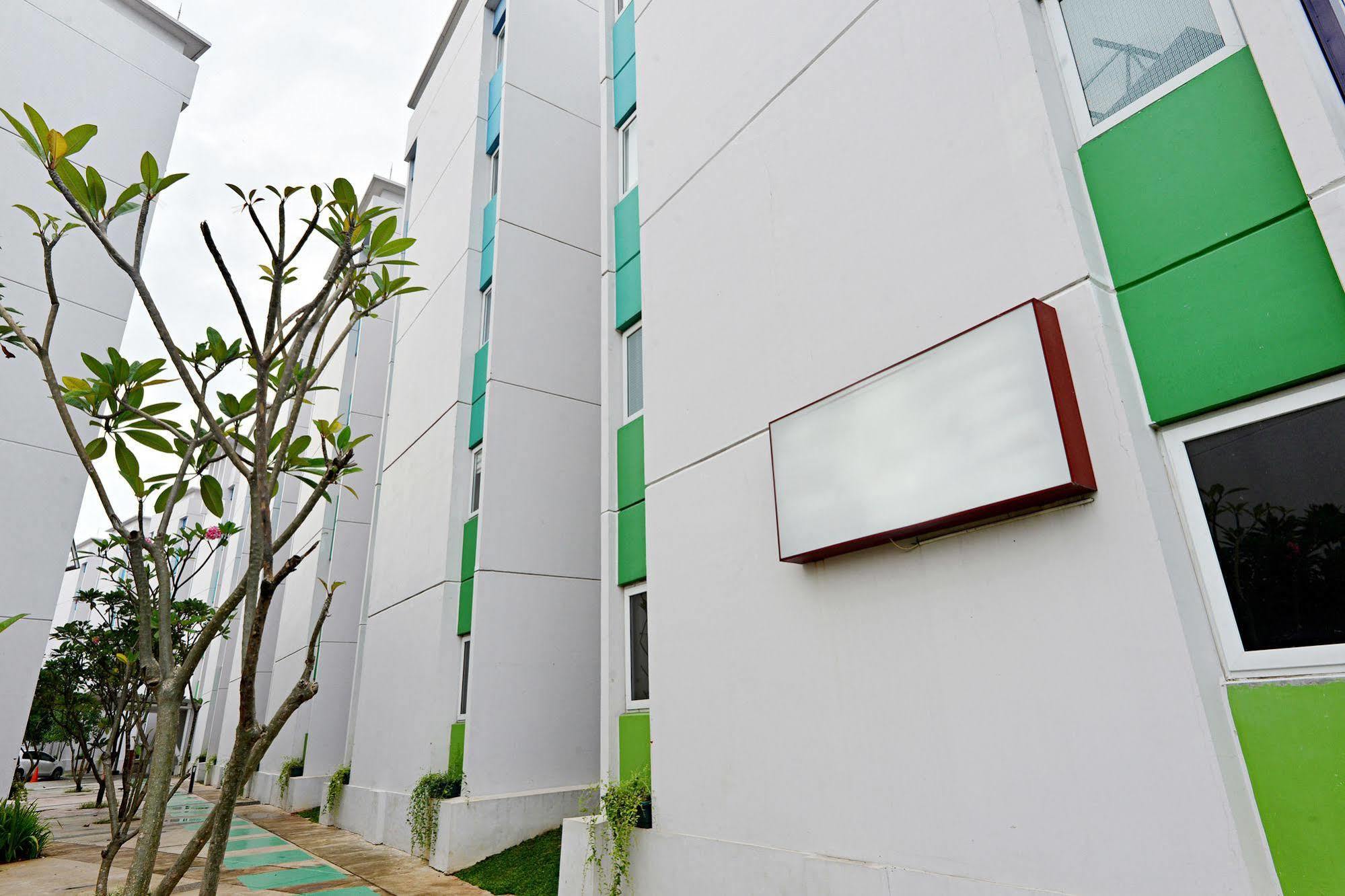 Zen Rooms Basic Tangerang Aeropolis Exterior photo