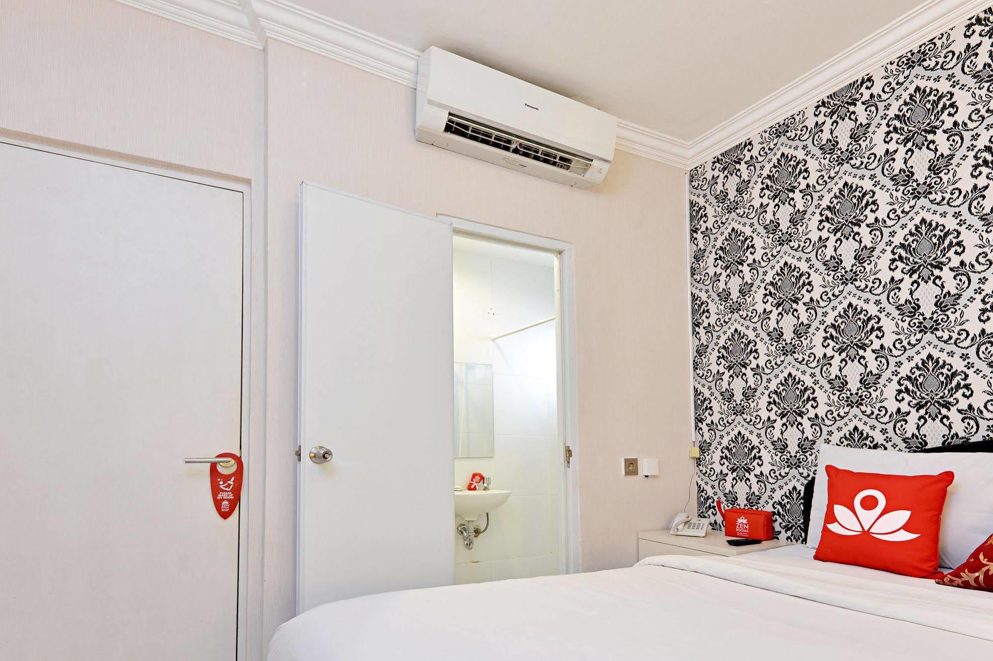 Zen Rooms Basic Tangerang Aeropolis Exterior photo